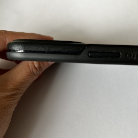 OtterBox iPhone 12 Max Slim Case - black. - Picture 8 of 10